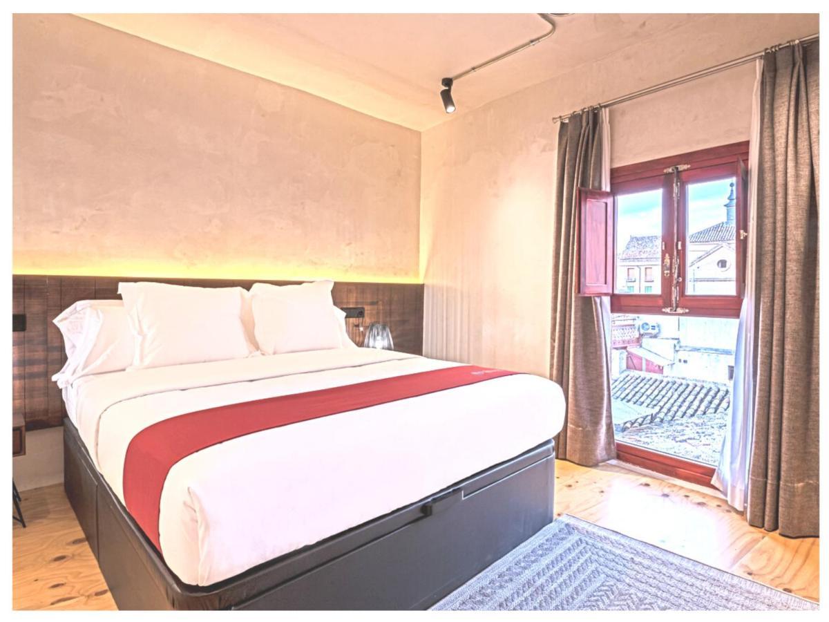 Casa Palacio Rodrigo De La Fuente By Principe David - Seis Apartamentos De Lujo - Toledo Esterno foto